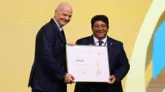 Gianni Infantino, presidente da Fifa, e Ednaldo Rodrigues, presidente da CBF, celebram escolha do Brasil como sede da Copa do Mundo Feminina de 2027.