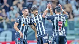 Galo abriu 3 a 0 e viu o Peñarol marcar duas vezes depois.