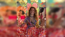 No Marajó, a atriz arriscou dançar o nosso envolvente carimbó vestida a caráter