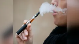 Uma pesquisa recente do Ipec, com dados de 2023, mostra que 2,9 milhões de brasileros consomem os vapes no país.