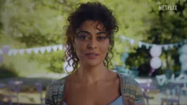 Juliana Paes interpreta Liana, uma mãe de gêmeos que esconde vários segredos