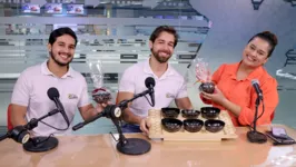 Victor Botelho, Rafael Barros e a jornalista Haynna Hálex após gravação do especial no estúdio da RBA TV.