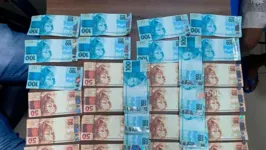 Com os adolescentes foram encontrados R$ 2.000 em notas falsas de R$ 50 e R$ 100.