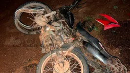 Motocicletas ficaram praticamente destruídas