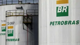 Tanques da Petrobras na refinaria de Paulínia