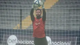 Goleiro Marcelo Rangel dá receita para o Remo superar o Londrina diante da torcida