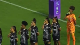 Jogos do Brasileirão Feminino tiveram protestos por conta do técnico do Santos, Kleiton Lima.