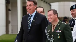 Bolsonaro, Mauro Cid e outras 15 pessoas foram indiciadas pela Polícia Federal por envolvimento em uma fraude relacionada aos cartões de vacina.