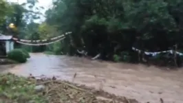 Durante os temporais, 104 municípios foram afetados, 1.431 pessoas estão desalojadas e 1.145 foram levadas para abrigos.