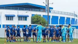 Avaí segue em busca de um novo técnico após a demissão de Eduardo Barroca.