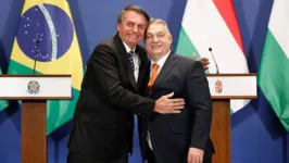 Bolsonaro e Órban em visita à Hungria em fevereiro de 2022