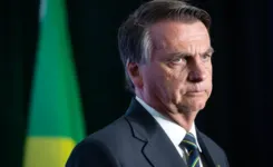 Bolsonaro está com o passaporte retido por ser alvo da operação Tempus Veritatis.