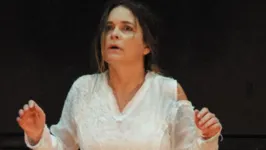 Cláudia Abreu no palco