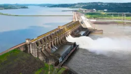 Comportas dos vertedouros da hidrelétrica de Tucuruí foram abertas gradualmente nesta quinta-feira (14)