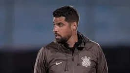 Após testar recém-contratados, António Oliveira optou pelo retorno de Fausto Vera e Rometa ao time titular do Corinthians.