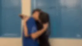 Estudantes do ensino fundamental foram filmados se beijando em uma sala de aula do Colégio Marista, em Belém.