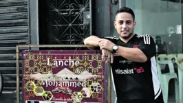 Mohamed Solinam abriu restaurante com comidas árabes