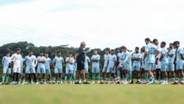 O técnico Hélio dos Anjos deve fazer algumas mudanças para a partida desta noite, contra o Rio Branco-AC, na Curuzu.