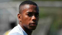 Após decisão do STJ que determina o cumprimento da sentença italiana por estupro no Brasil, Robinho pode ser preso nas próximas horas.