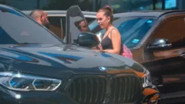 Mel Maia foi flagrada em carro de luxo enquanto saía da academia