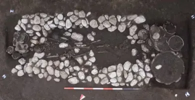 Imagem ilustrativa da imagem Escavações em Nápoles revelam cemitério de 2,8 mil anos