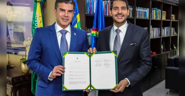 Imagem ilustrativa da notícia Helder assina acordo e garante R$ 900 milhões para Educação