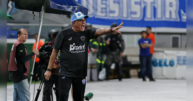 Imagem ilustrativa da notícia Hélio dos Anjos lamenta empate e quer Curuzu como trunfo