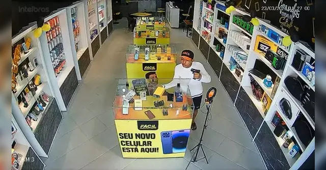 Imagem ilustrativa da notícia Vídeo: homem é baleado durante assalto a loja