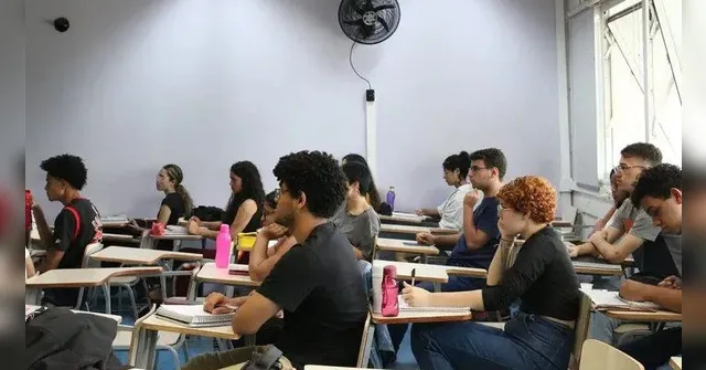 Imagem ilustrativa da notícia Veja o que fazer após o adiamento do "Enem dos Concursos"