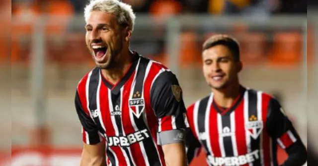 Imagem ilustrativa da notícia São Paulo vence e garante vaga nas oitavas da Libertadores