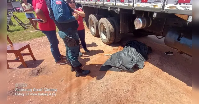 Imagem ilustrativa da notícia Caminhão mata neto de 11 anos e fere avó na BR-316