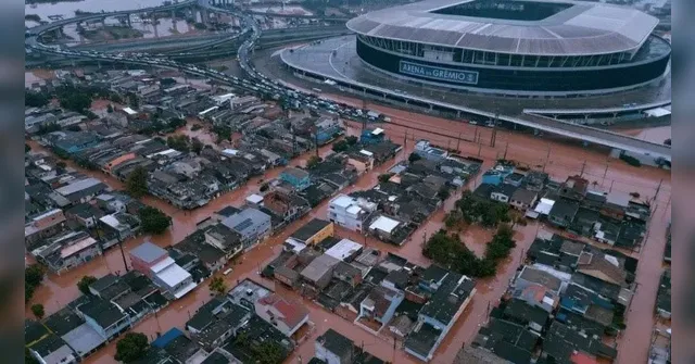 Imagem ilustrativa da notícia Chuvas alagam estádios de Grêmio e Inter em Porto Alegre