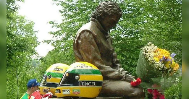 Imagem ilustrativa da notícia Fãs se reúnem em Ímola para homenagear Ayrton Senna