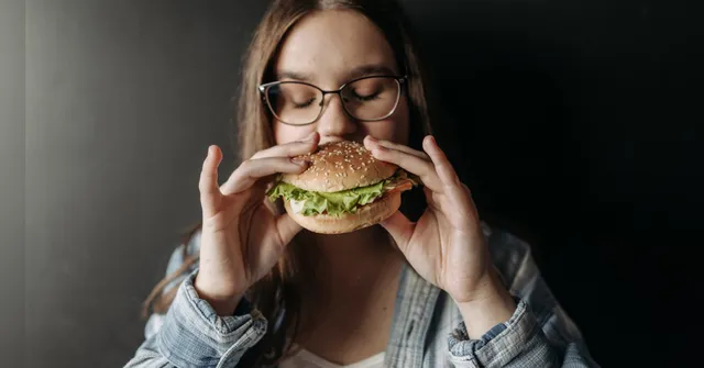 Imagem ilustrativa da notícia Compulsão alimentar: um desafio
crescente para a população