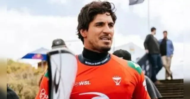 Imagem ilustrativa da notícia Medina é eliminado em Bells Beach por "fã" declarado