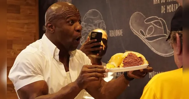 Imagem ilustrativa da notícia Terry Crews, o "Pai do Chris", visita o Mercadão de SP