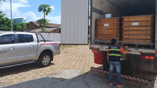 Imagem ilustrativa da notícia Três toneladas de suco de laranja são apreendidas no Pará