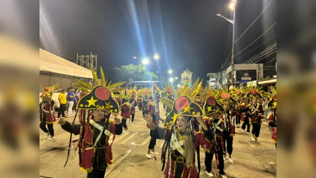Imagem ilustrativa da notícia Escolas de samba de Belém desfilam na última noite de folia