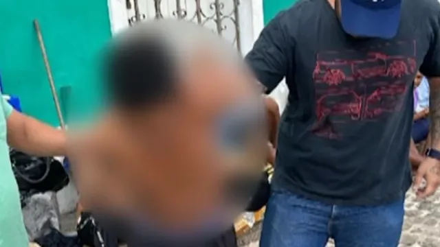 Imagem ilustrativa da notícia Vídeo: suspeito de roubo de carros é preso na Feira do Açaí