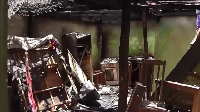 Imagem ilustrativa da notícia Vídeo: seis casas foram atingidas por incêndio na Condor