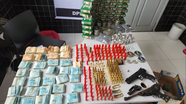 Imagem ilustrativa da notícia Vídeo: mercadinho escondia comércio de armas em Barcarena