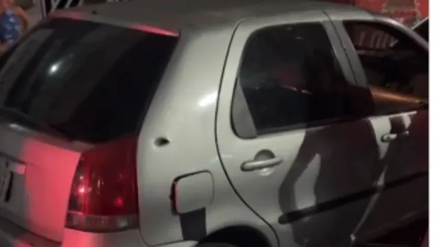 Imagem ilustrativa da notícia Criminosos são encurralados na Marambaia em carro roubado