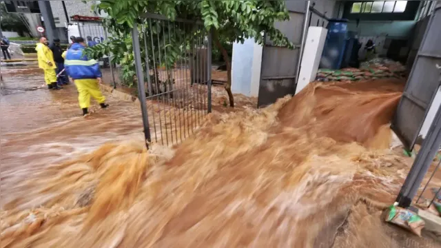 Imagem ilustrativa da notícia Enchentes atingem mais da metade das cidades do RS