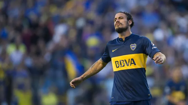 Imagem ilustrativa da notícia Ex-atacante do Boca Juniors revela sofrer de depressão