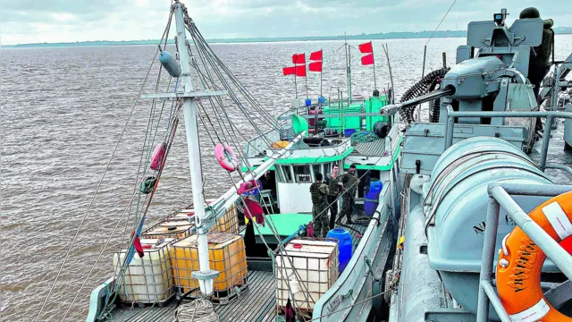 Imagem ilustrativa da notícia Marinha e PF apreendem carga de cigarros no Marajó