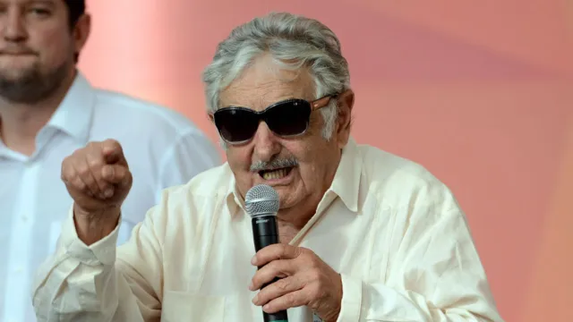 Imagem ilustrativa da notícia Mujica, ex-presidente uruguaio, anuncia tumor no esôfago