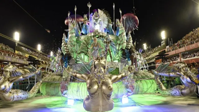 Imagem ilustrativa da notícia Carnaval 2025: Tuiuti destacará 1ª travesti do país