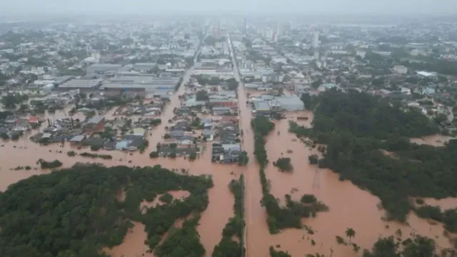 Imagem ilustrativa da notícia Mortes no RS chegam a 55 e governo fala em "Plano Marshall"