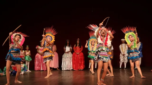 Imagem ilustrativa da notícia Cordões de pássaros juninos fazem cortejo em Belém