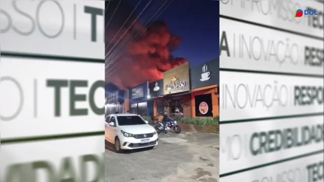 Imagem ilustrativa da notícia Vídeo: fogo atinge lojas em Marabá na noite desta segunda